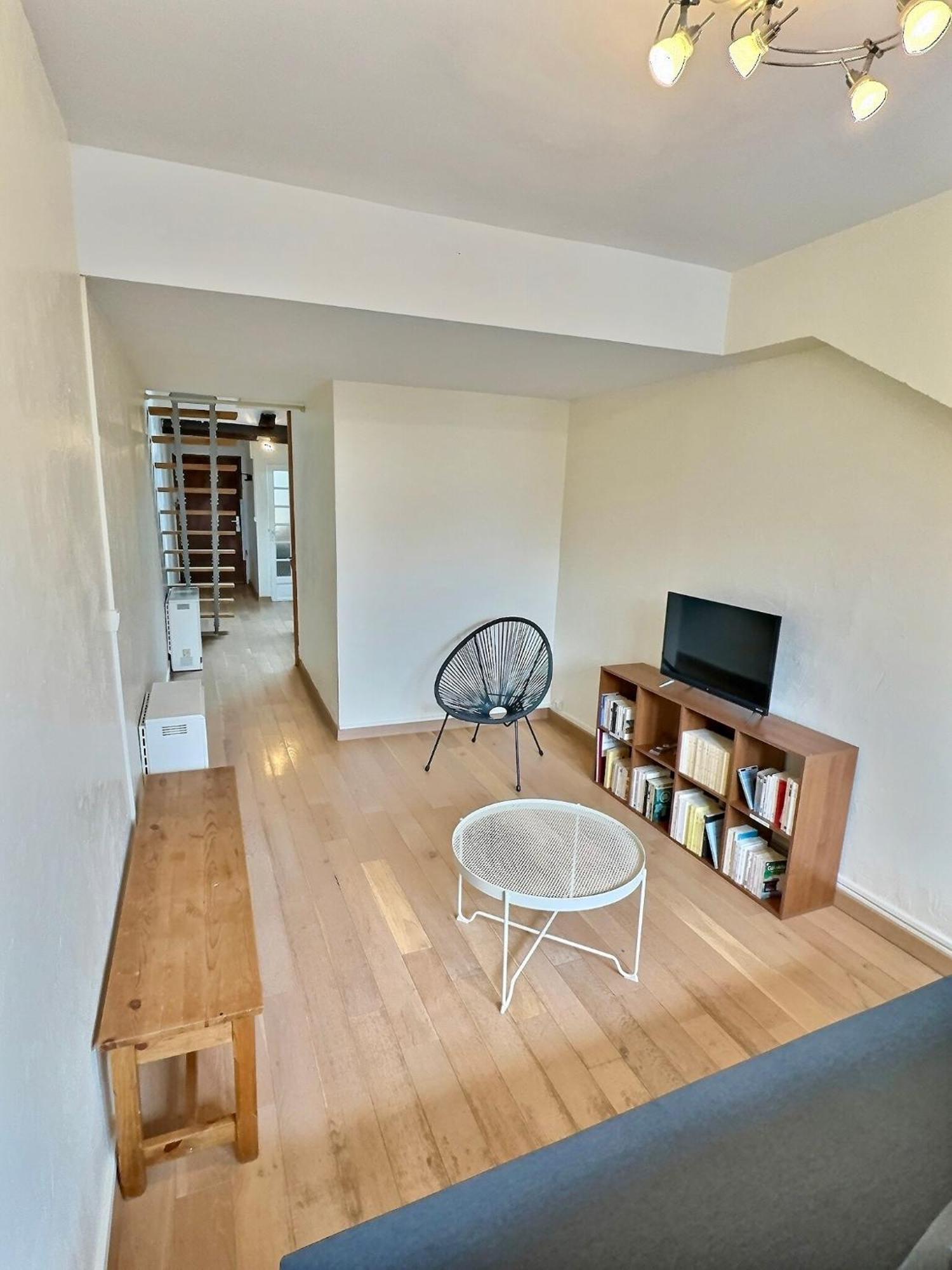 Wonderhost, Spacieux Et Atypique En Coeur De Ville Pau Exteriör bild